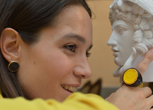 Choosing a symbolic jewel: when beauty and meaning come together